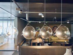 Eth Calvello hanglamp glazen bollen vier lichtpunten sale - Mobiel Interieur