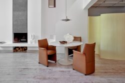 Leolux Columna tafel - Mobiel Interieur
